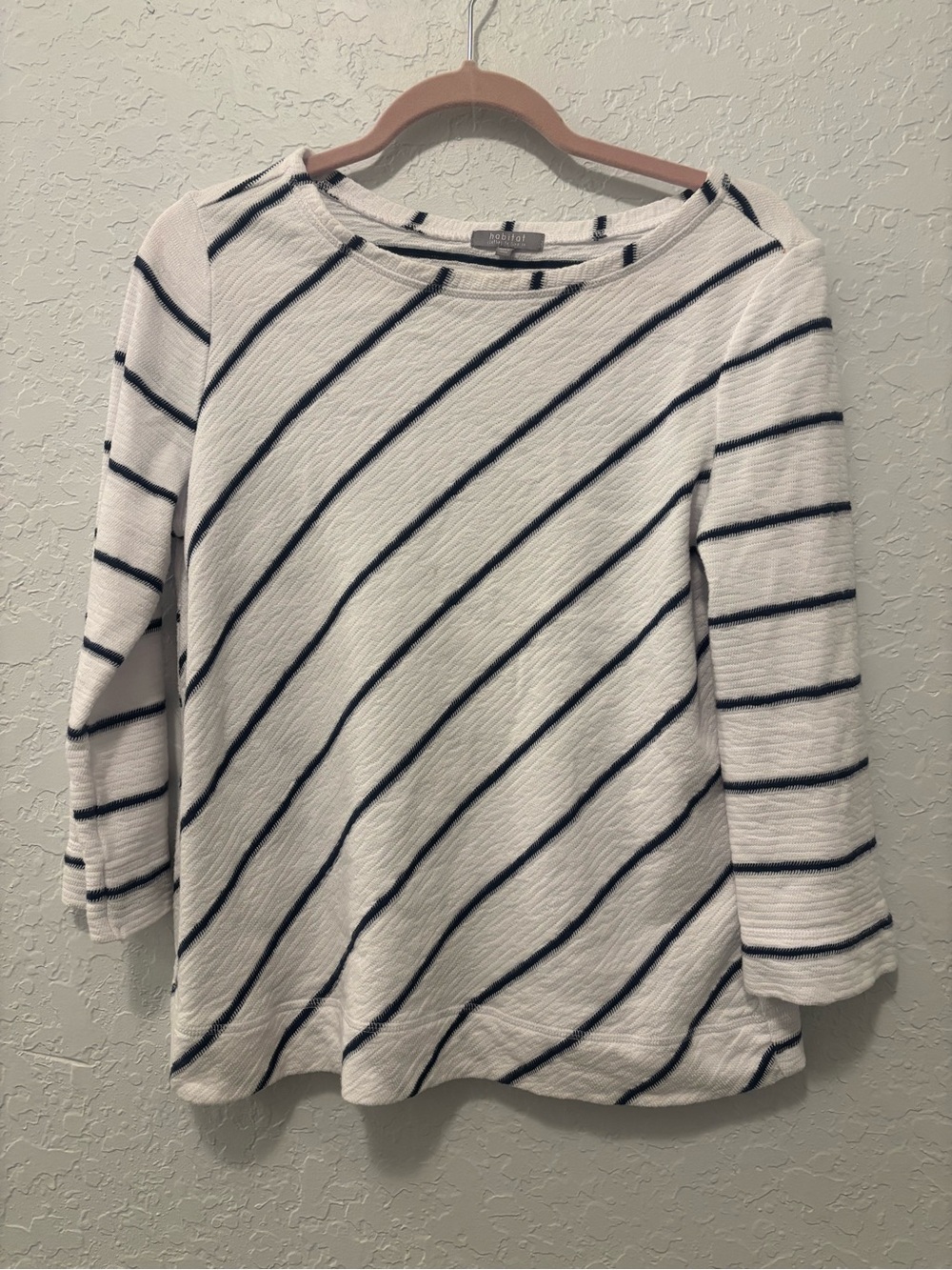Habitat Clothes To Live In white Textured 3/4 Sleeve Top Size XS